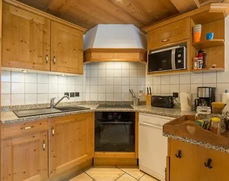 Les Chosalets Sleeps 8